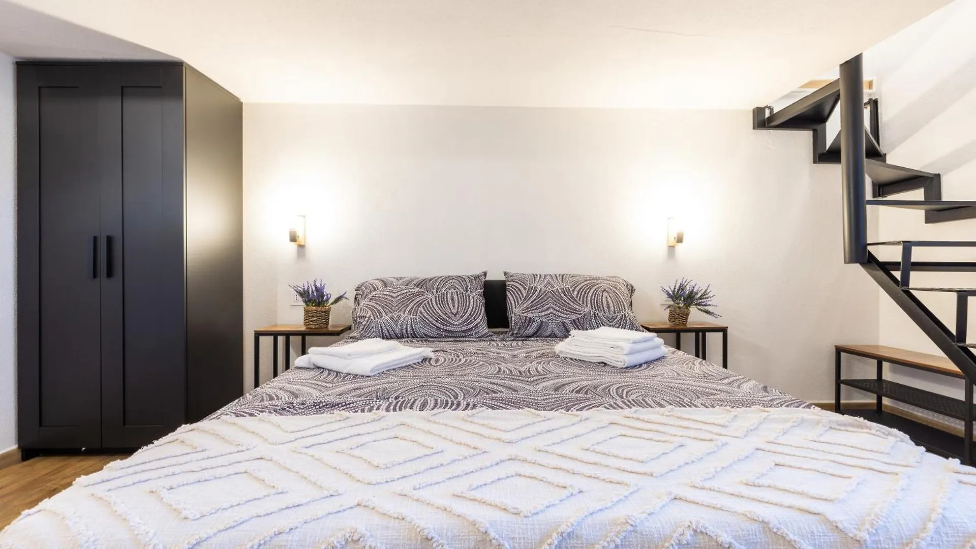 Guest house La Casa Dell Artigiano Hotel Olbia Italy
